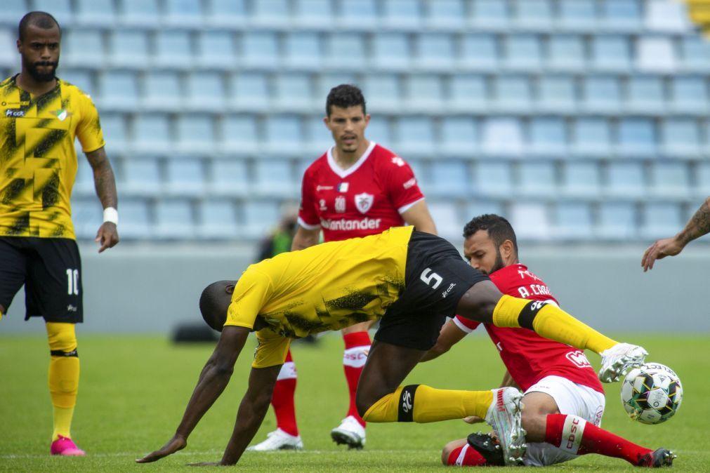 Santa Clara e Moreirense empatam e continuam separados por ...