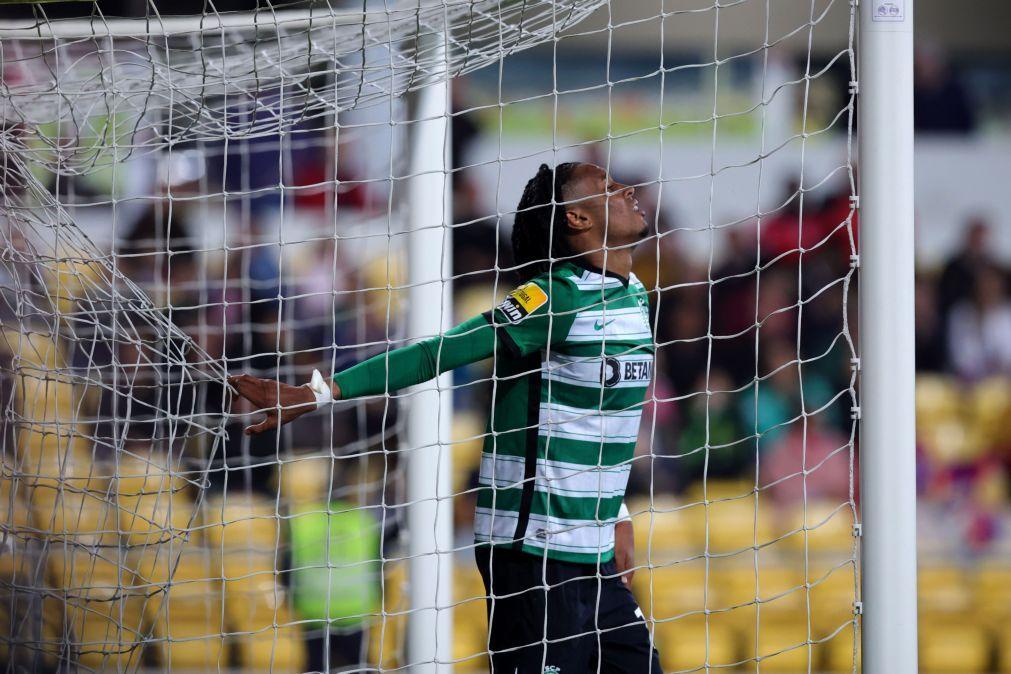 Sporting procura na visita ao Casa Pia repor atraso para SC Braga