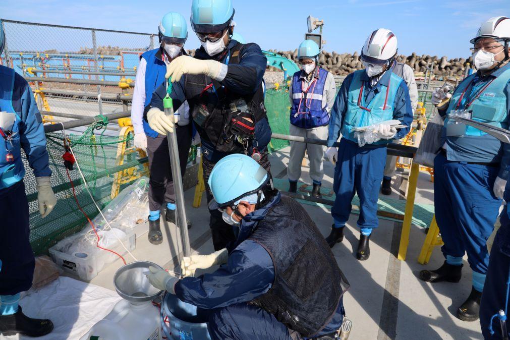 福島の作業員4人が汚染水に見舞われる