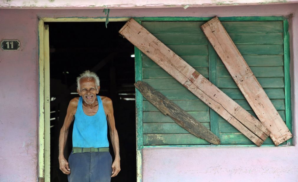 Furacão Irma: Ciclone toca terra no norte de Cuba com categoria máxima