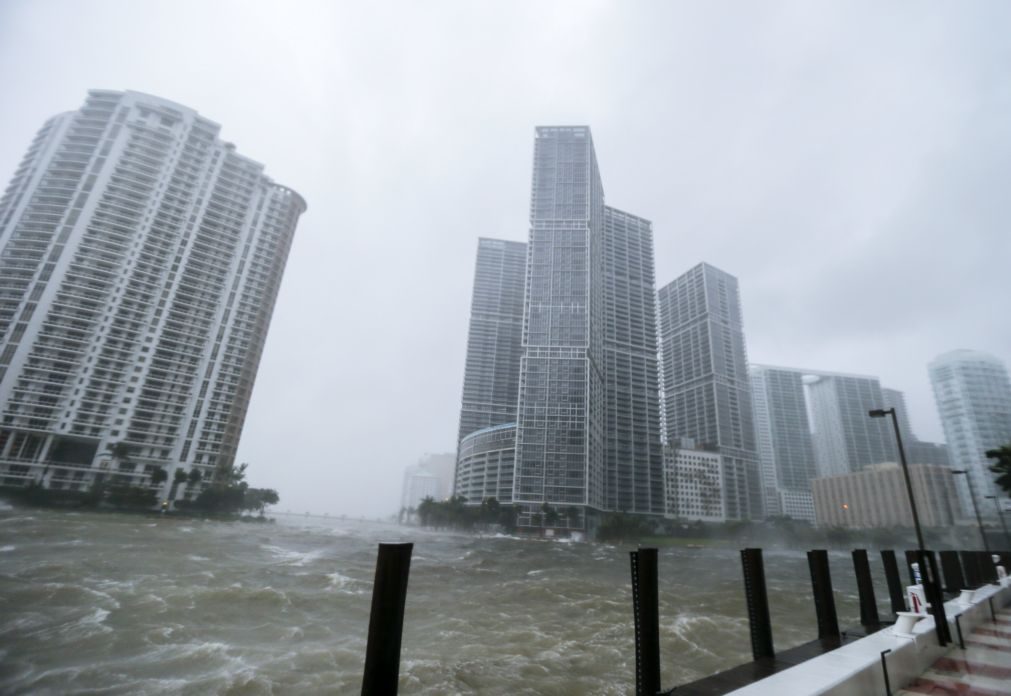 Furacão Irma provoca pelo menos três mortes no estado da Florida