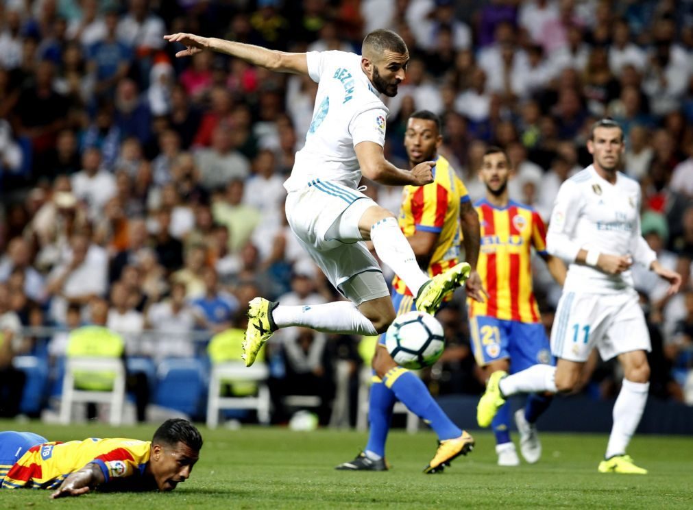 Benzema renova com Real Madrid até 2021