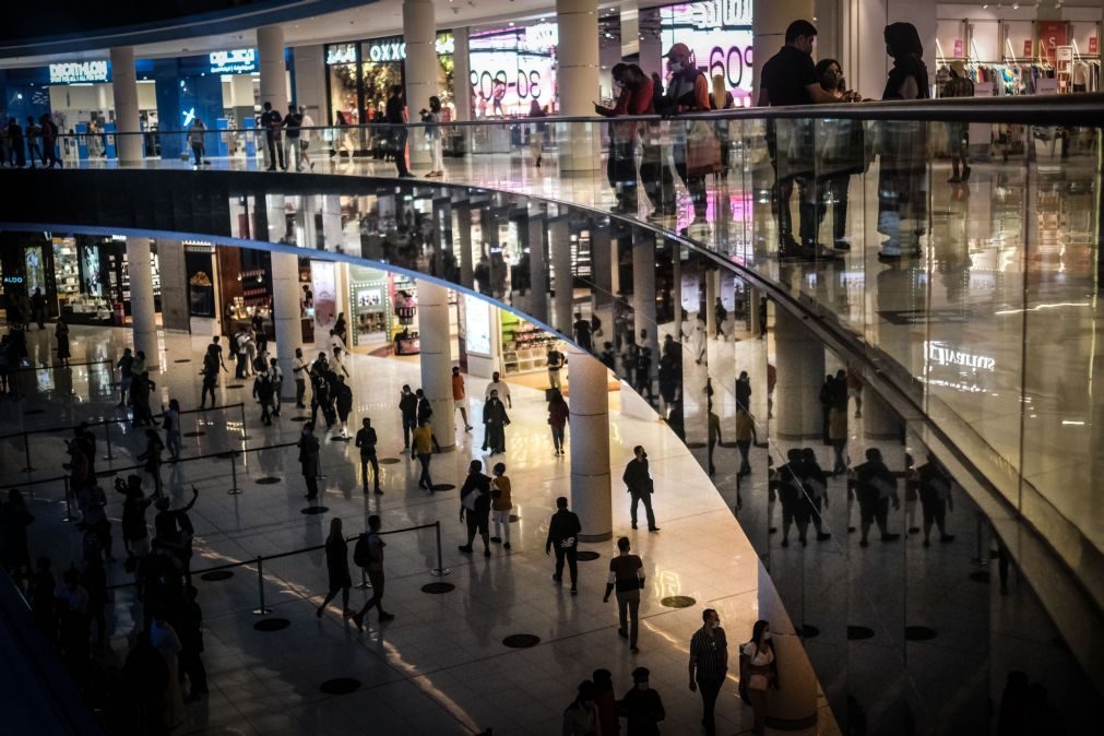 Confiança dos consumidores e clima económico aumentam em julho