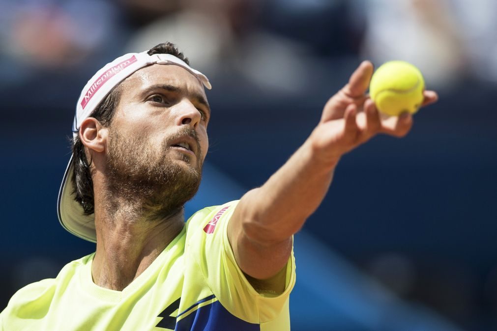 João Sousa eliminado na primeira ronda do torneio de ténis de Shenzhen