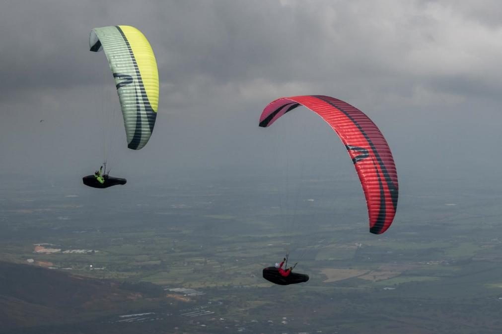 Dois praticantes de parapente morrem em acidente durante voo na Madeira