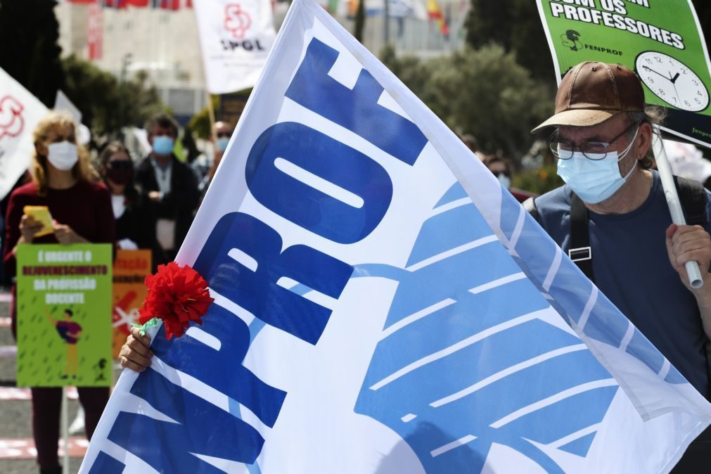 Professores convocam greve nacional para 02 de novembro