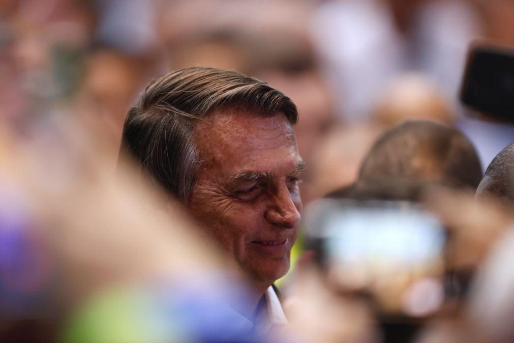 Bolsonaro anuncia 'superlive' com Neymar, Moro, governadores e pastores