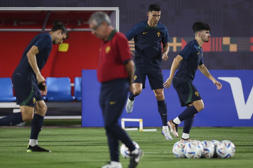 Portugal com 24 jogadores no último treino antes do duelo com Suíça