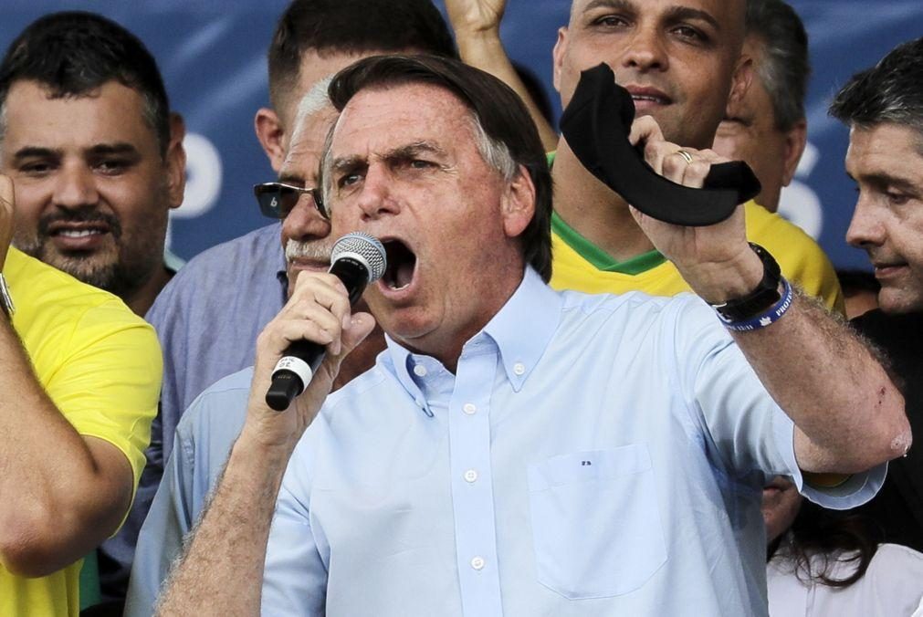 Legisladores exigem a Biden que expulse Bolsonaro dos EUA