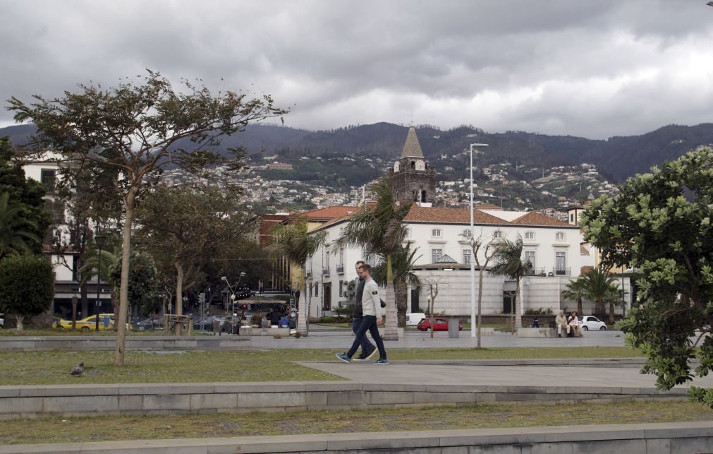 Novo hospital da Madeira é tema a abordar entre secretário regional e ministro da Saúde