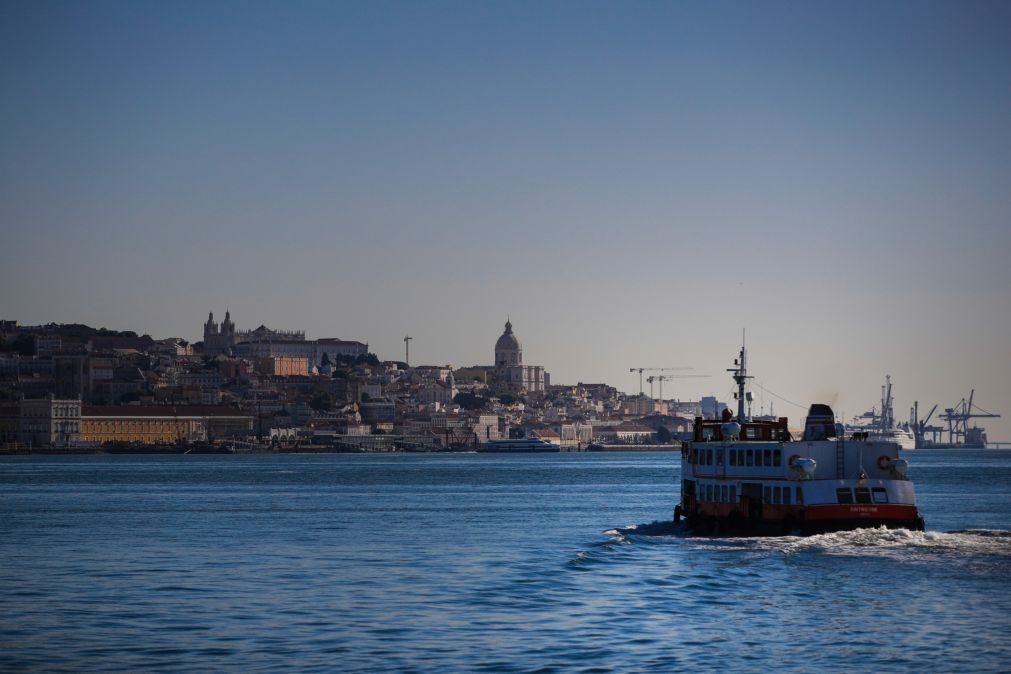 Ligação fluvial entre Barreiro e Lisboa com limitações até 28 de fevereiro