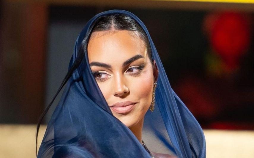 Georgina Rodriguez às compras no supermercado e com Cristianinho a ajudar -  Impala