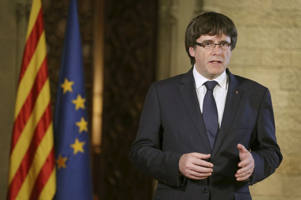 Declaração de Puigdemont adiada para as 14:30 (13:30 em Lisboa)