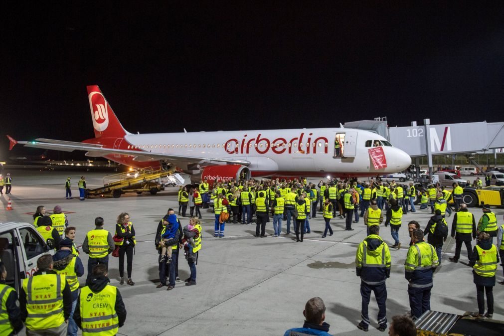 Air Berlin deixa de voar dois meses depois de ter declarado insolvência