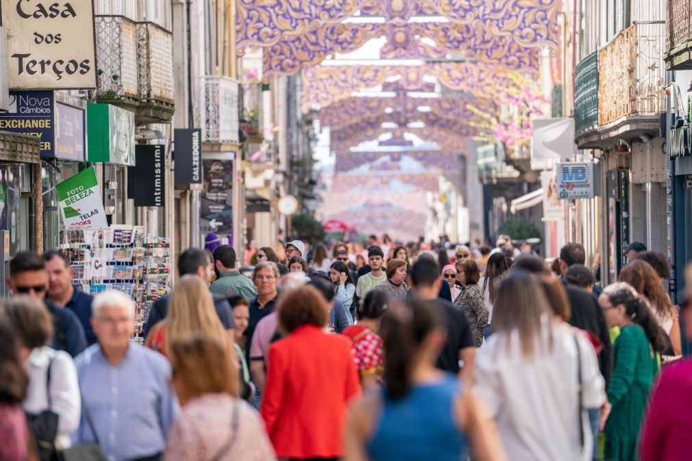 Portugueses menos satisfeitos com situação financeira do que com a vida em geral