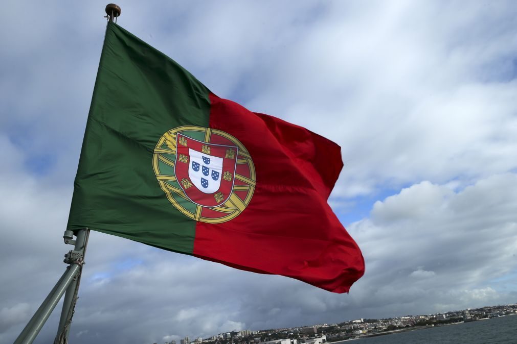 Juros da dívida de Portugal descem e registam mínimos a dois e dez anos