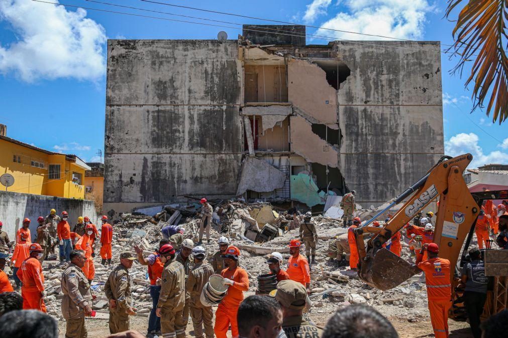 Desabamento de prédio residencial no Brasil faz pelo menos 5 mortos