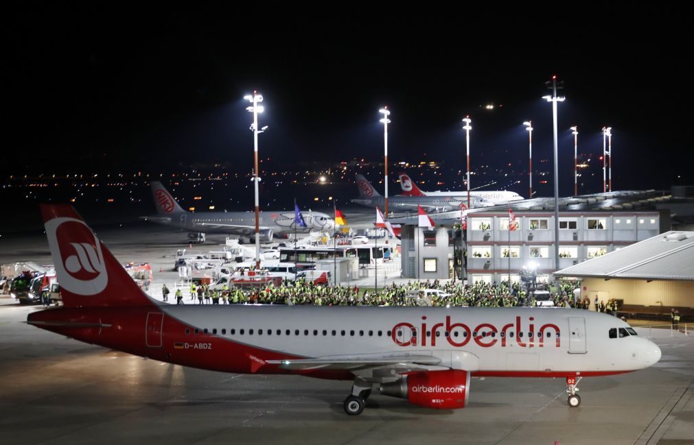 Passageiros da Air Berlin devem pedir reembolso até 1 de fevereiro