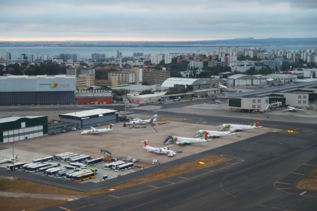 Detidos 4 funcionários de 'handling' do aeroporto de Lisboa por tráfico de droga