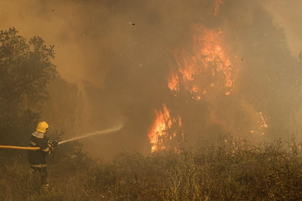 Incêndio de Odemira com perímetro estabilizado mas dois pontos críticos