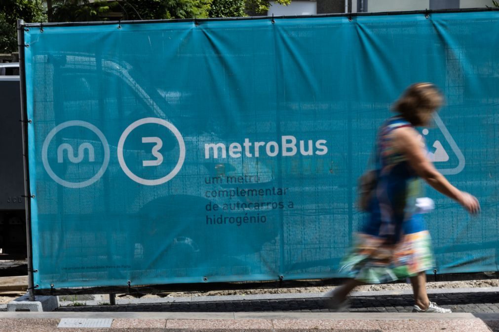 Obra do metrobus do Porto corta faixas na Avenida Marechal Gomes da Costa por um mês