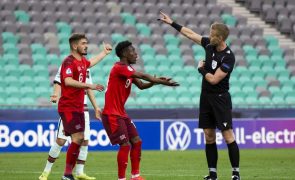 FC Porto goleia Cardiff City com 'bis' de Toni Martínez