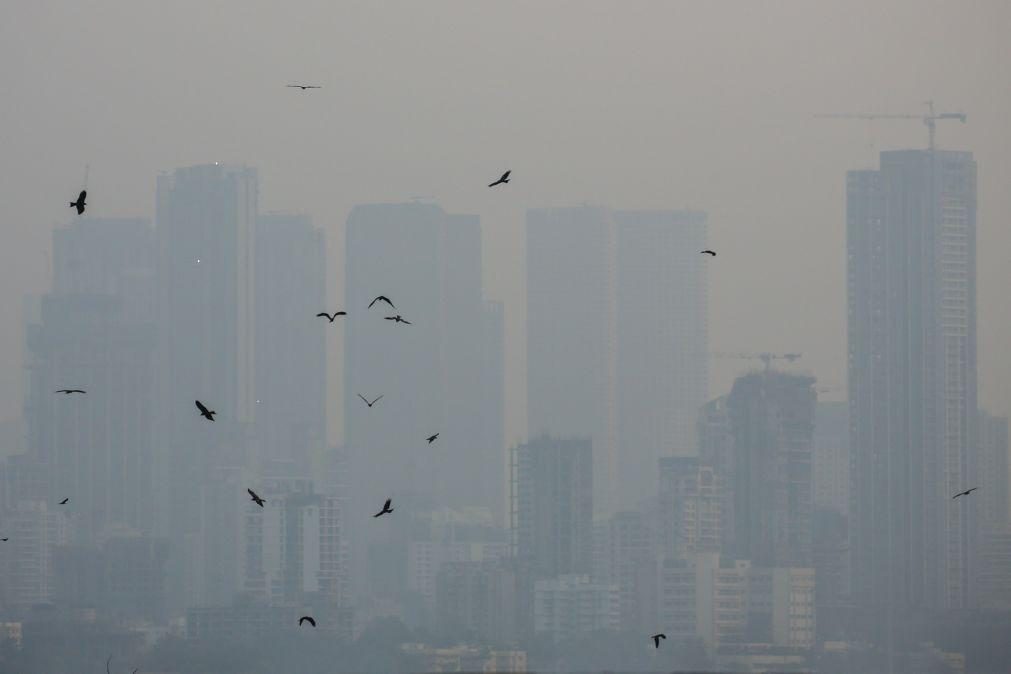 Capital indiana encerra escolas devido a poluição atmosférica