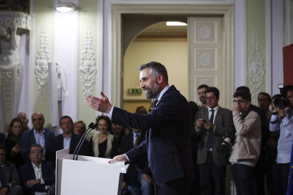 Pedro Nuno Santos considera que Governo PSD/IL já seria 