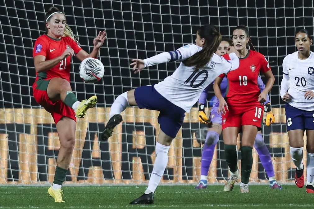 Seleção feminina de Portugal perde com França e baixa à Liga B das Nações