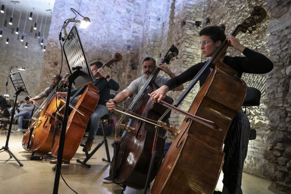 Imigrantes em Portugal tocam pela paz em tempos de guerra