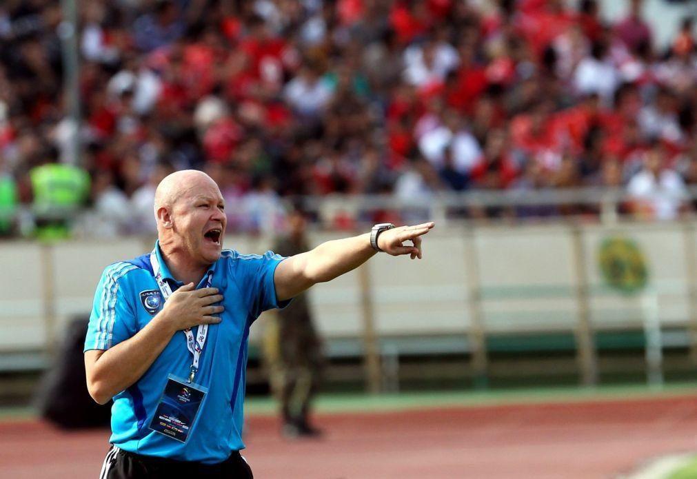 Hasek é o novo selecionador da República Checa, rival de Portugal no Euro2004 de futebol