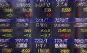 Bolsa de Tóquio fecha a ganhar 2,89%