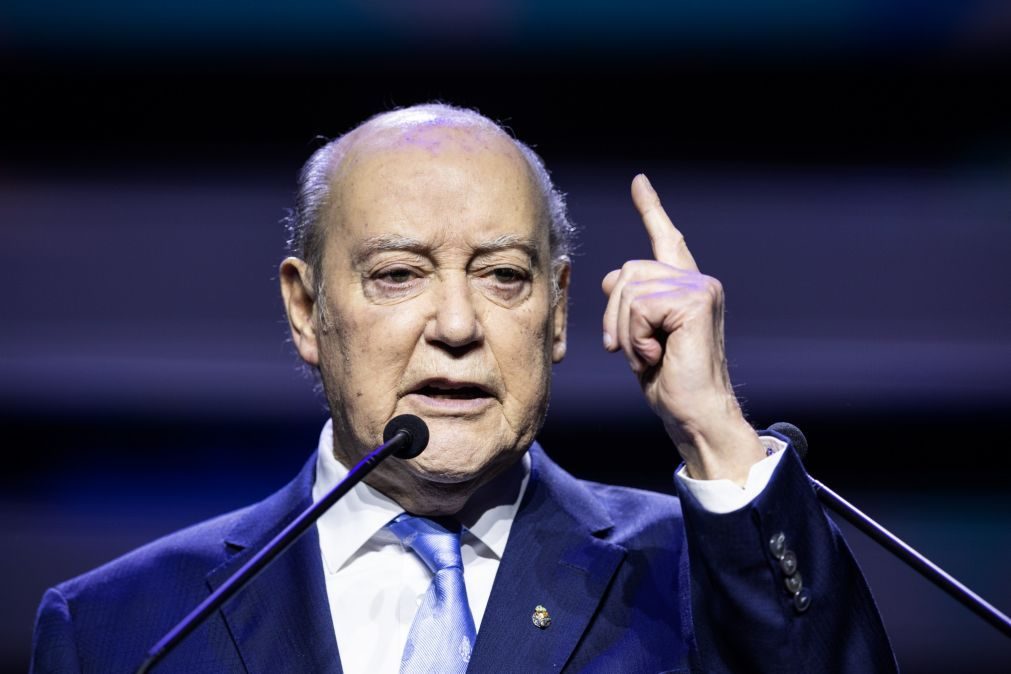 Pinto da Costa recebe 35 dias de suspensão por críticas à arbitragem no Estoril