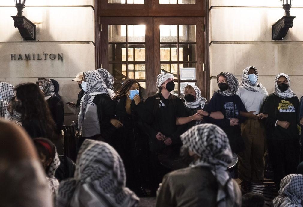 Polícia de Nova Iorque na Universidade de Columbia para retirar estudantes pró-Palestina