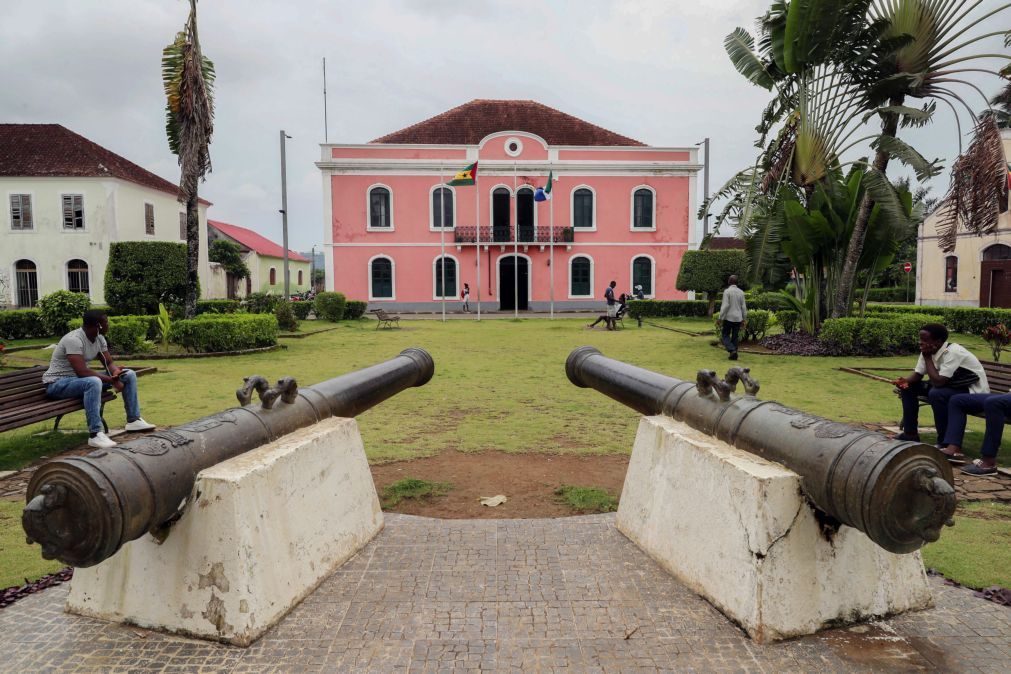 Governo são-tomense vai pedir reparação da colonização a Portugal