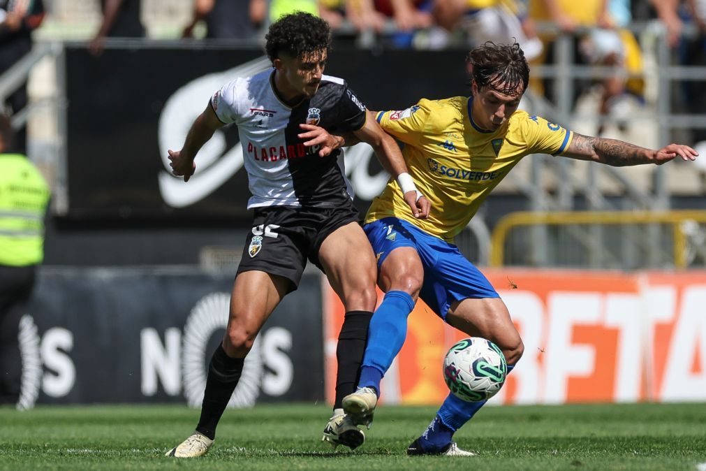 Farense vence Estoril e garante manutenção