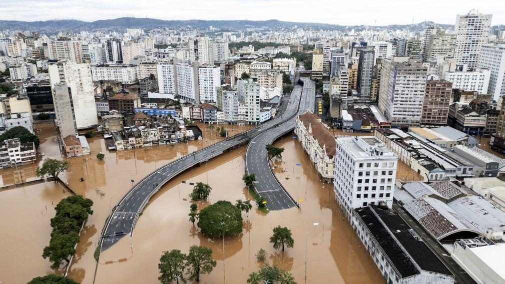 Suspensos voos para Porto Alegre devido às inundações até pelo menos 30 de maio