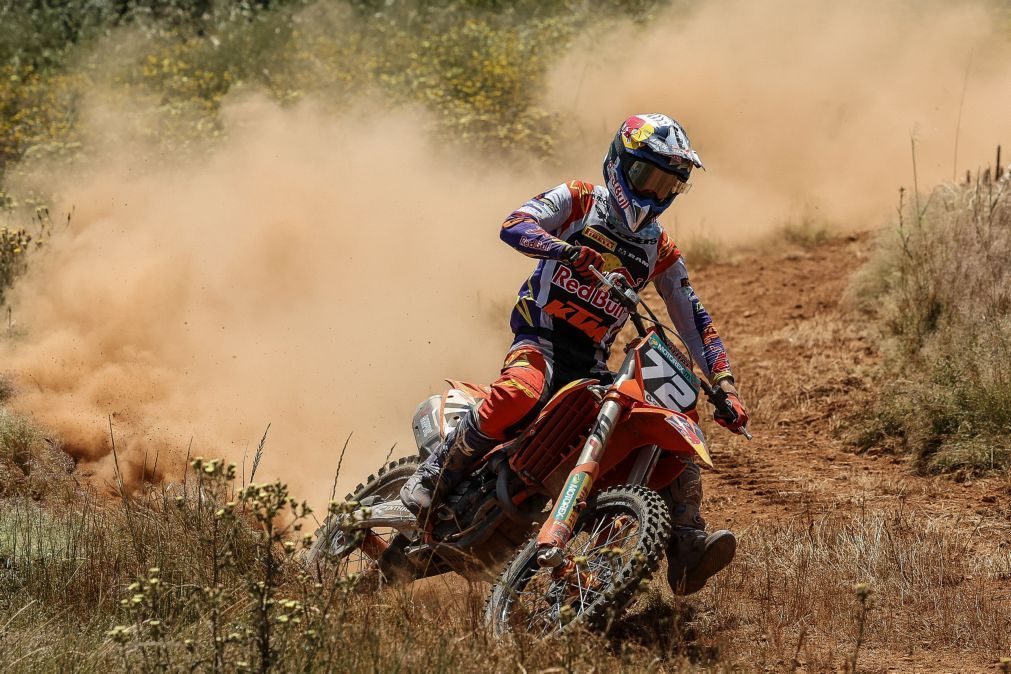 Maiores campeões de sempre no motocrosse preparam terceira geração no Alentejo