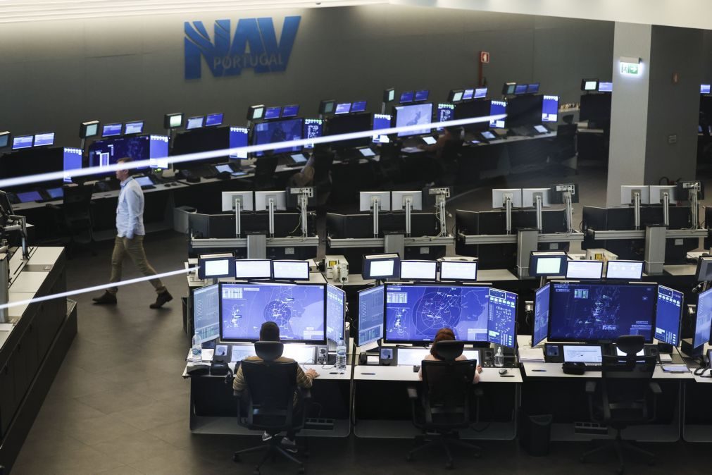 Novo sistema de controlo aéreo da NAV que pode reduzir atrasos em Lisboa arranca hoje