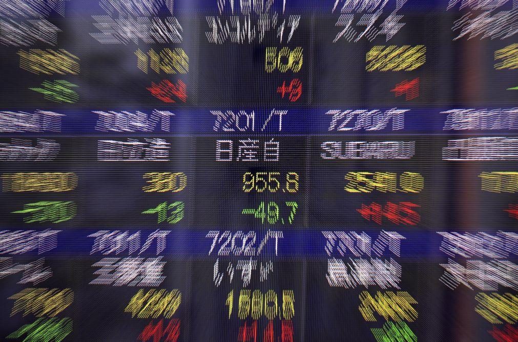Bolsa de Tóquio abre a ganhar 0,97%