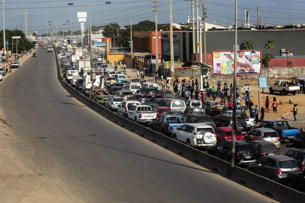 Angola quer construir fábrica de autocarros para diminuir importações e exportar