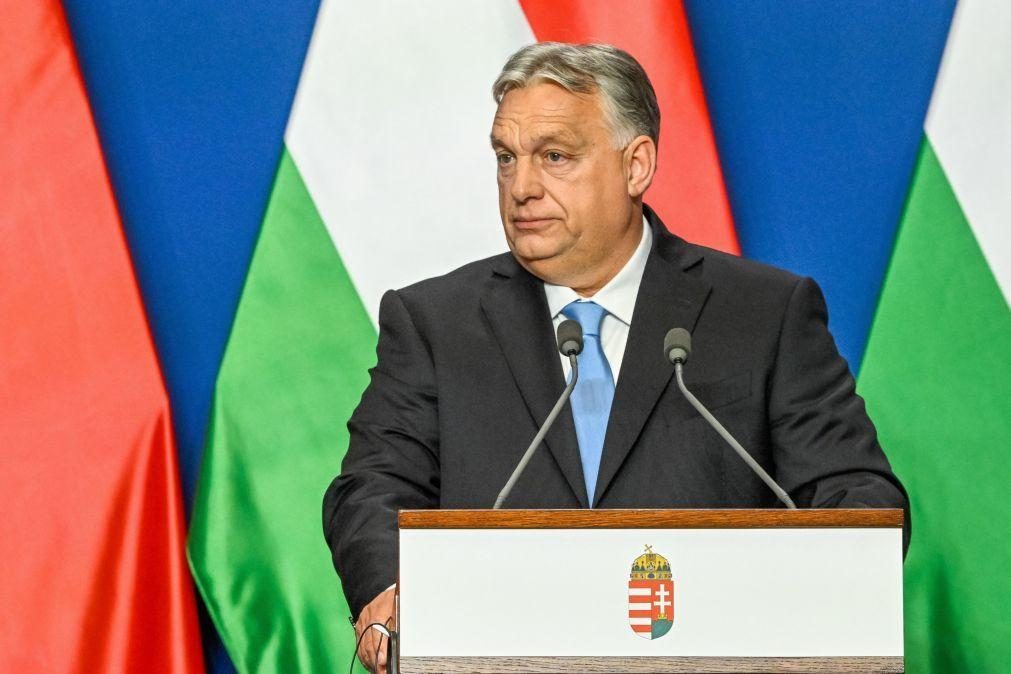 PM húngaro acusa UE e NATO de prepararem Europa para guerra