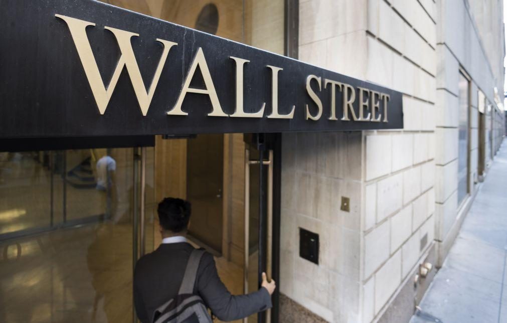 Wall Street fecha em alta com novo recorde do Nasdaq puxada pela IA