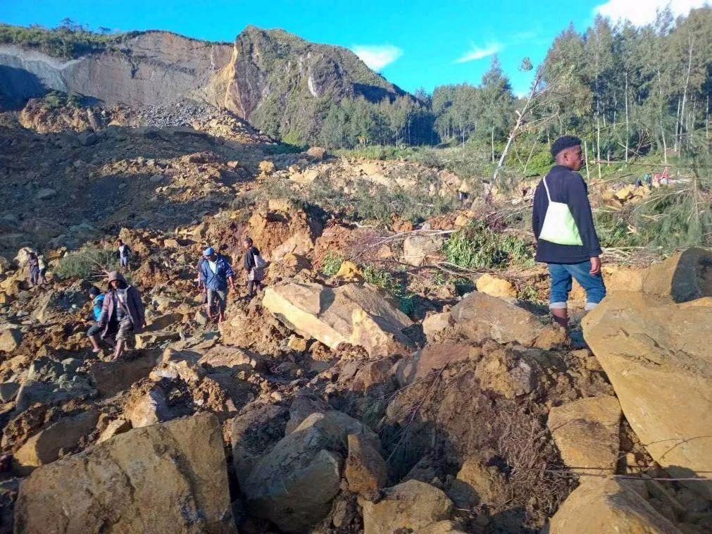 Mais de duas mil pessoas soterradas em deslizamento de terras na Papua Nova Guiné