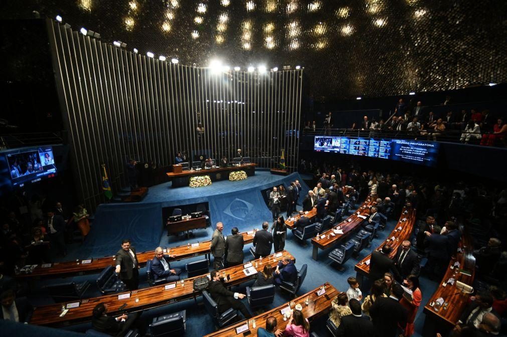 Parlamento do Brasil aprova artigo sobre aborto apesar do veto de Lula da Silva