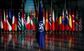 Limites ao uso de armas ocidentais pela Ucrânia domina reunião de MNE da NATO em Praga
