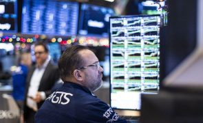 Wall Street inicia sessão em alta no final de uma semana de perdas