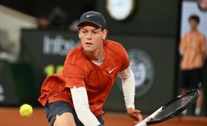 Italiano Jannik Sinner nos oitavos de final de Roland Garros