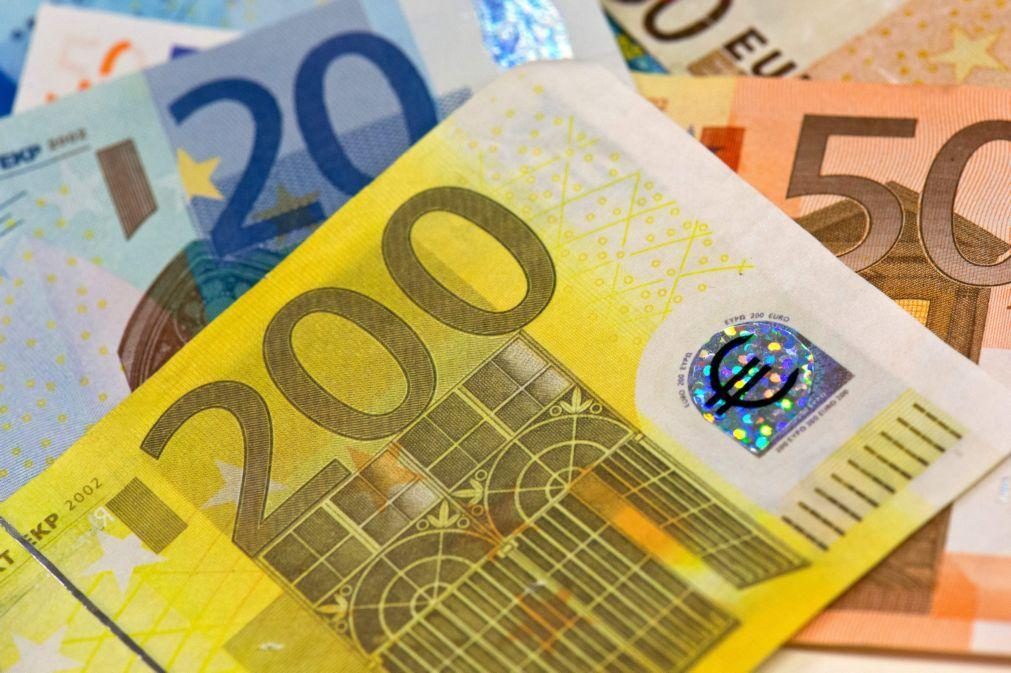 Euro valoriza após subida da inflação na zona euro