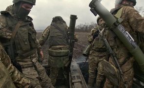 Moscovo e Kiev trocam prisioneiros de guerra pela primeira vez em 3 meses